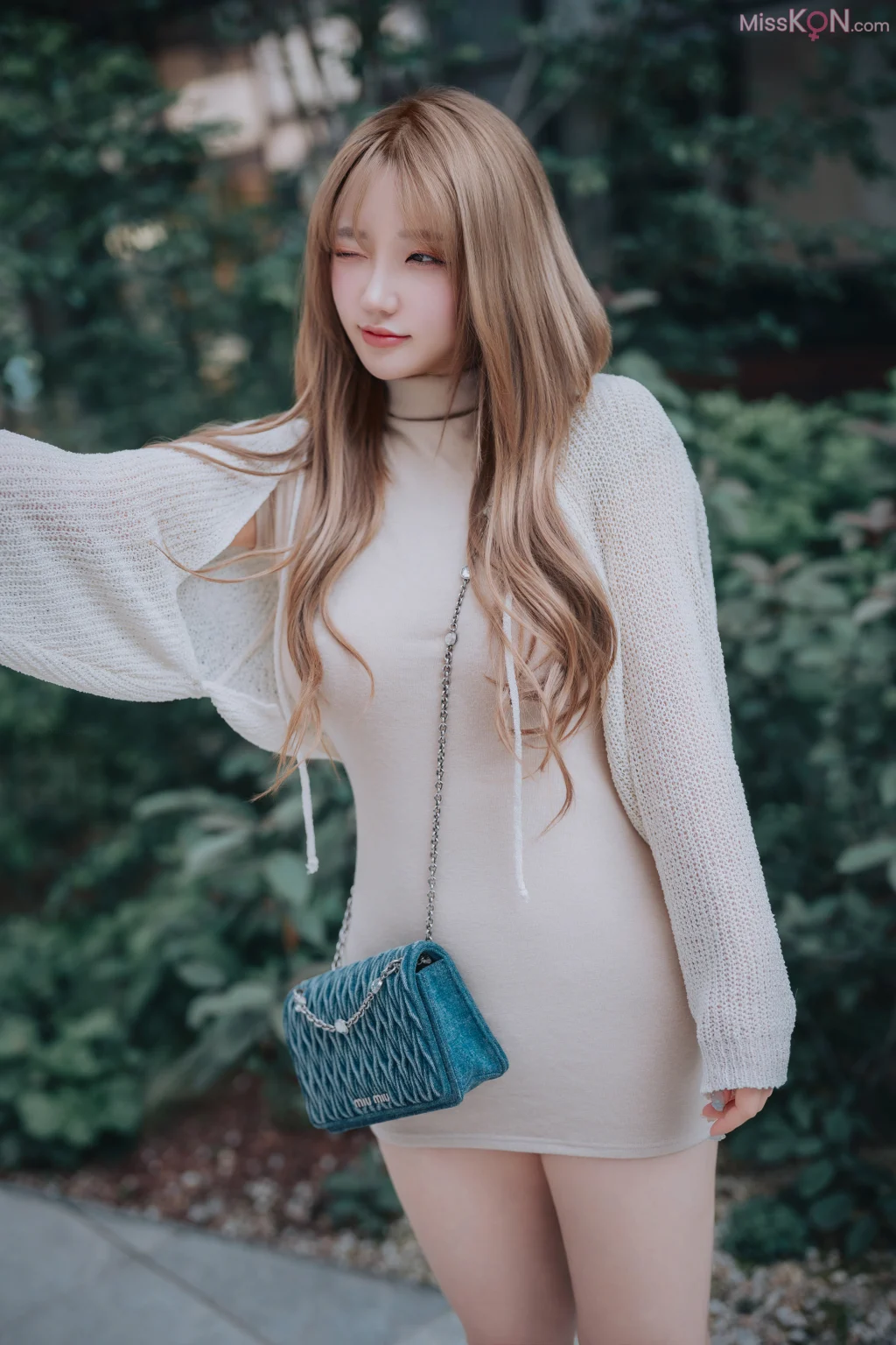 DJAWA Photo – Son Ye-Eun (손예은): Happy Solo Birthday (251 photos) DJAWA Photo – Son Ye-Eun (손예은): Happy Solo Birthday (251 photos)