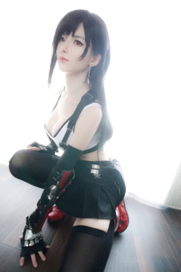 Net-red model Coser, a small Zize "Tiffa formula dress" realistic set 1 Net-red model Coser, a small Zize "Tiffa formula dress" realistic set
