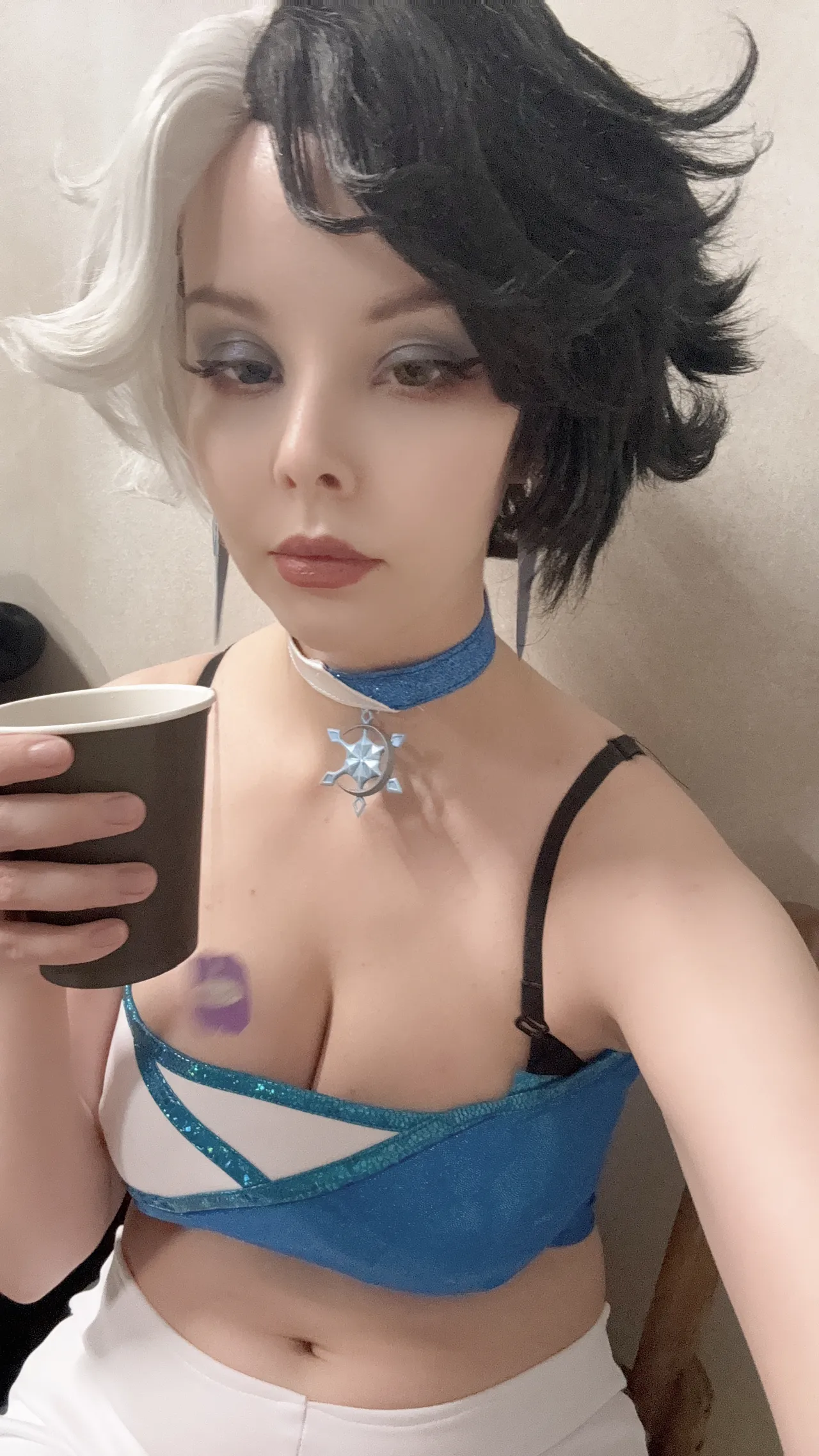 Helly Valentine - Luna Snow selfie Helly Valentine - Luna Snow selfie