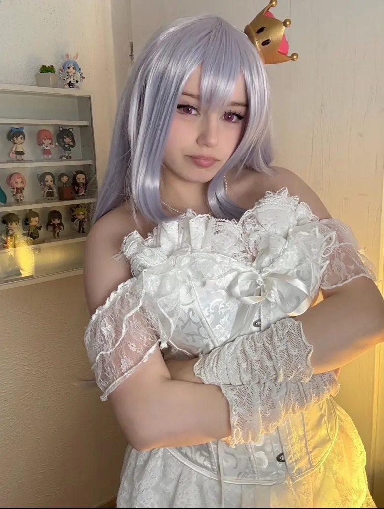 Upminaa - Booette Upminaa - Booette