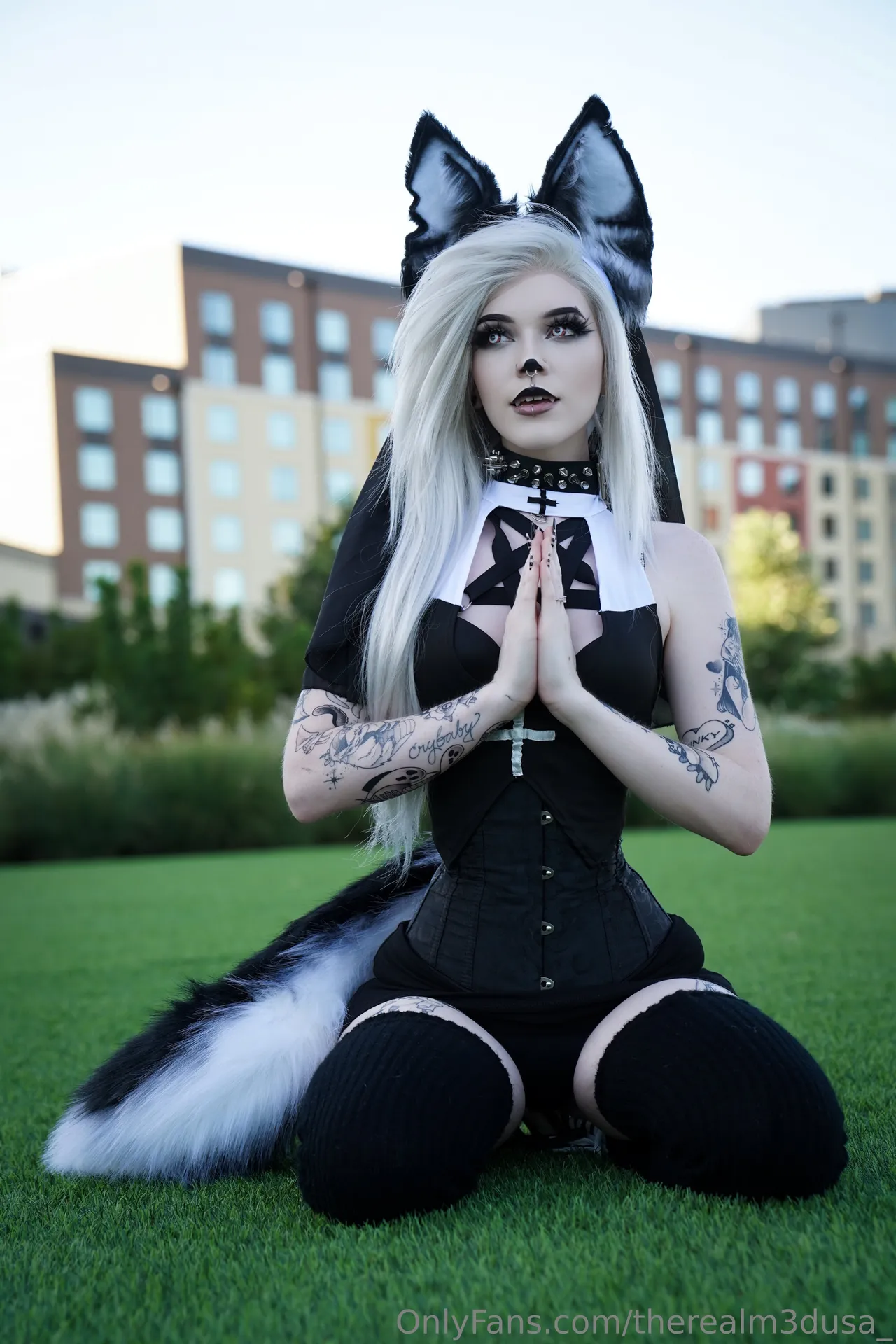 Medusa Black - Loona 4 Medusa Black - Loona 4