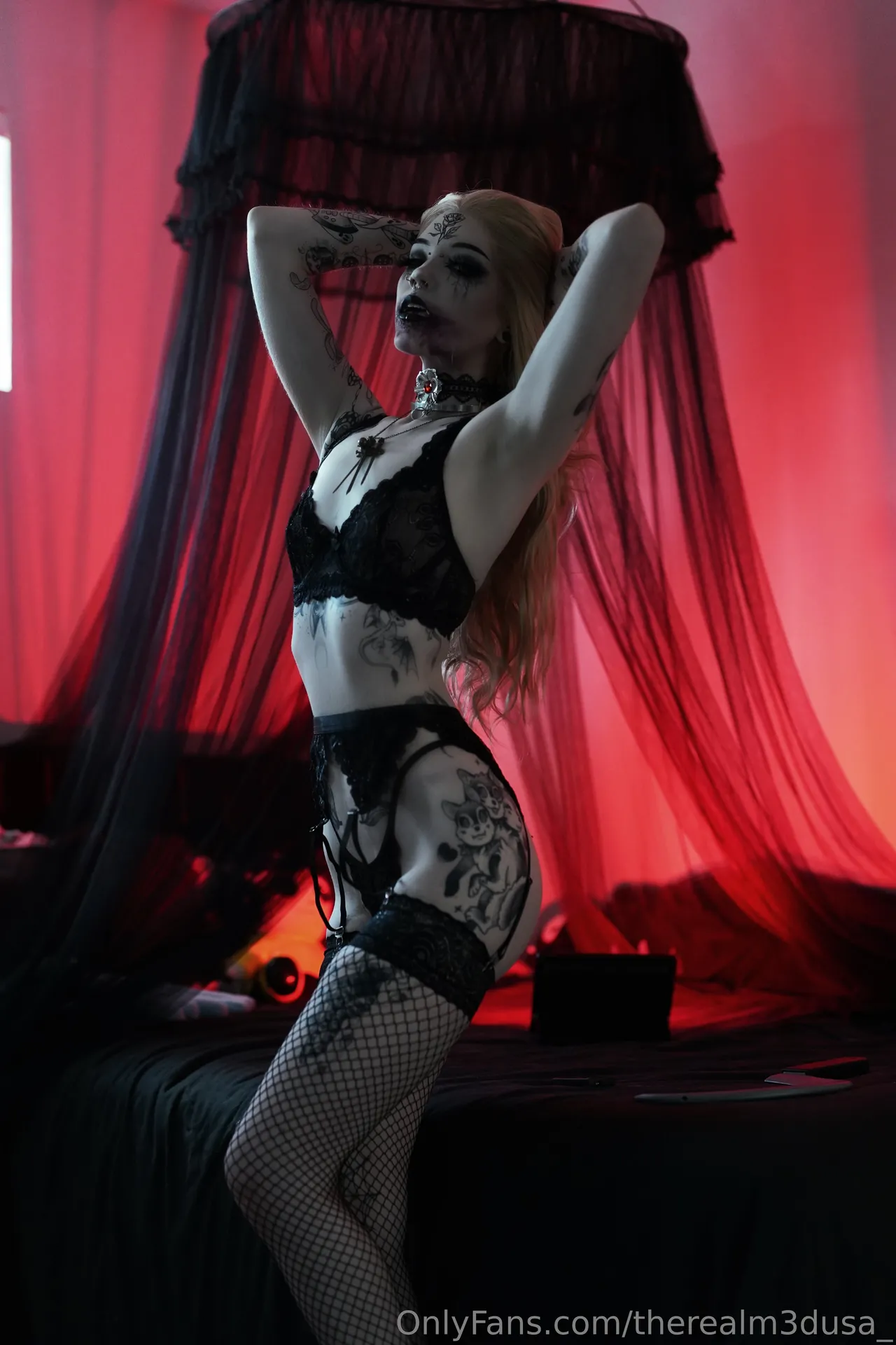 Medusa Black - Bella Dimitrescu Medusa Black - Bella Dimitrescu
