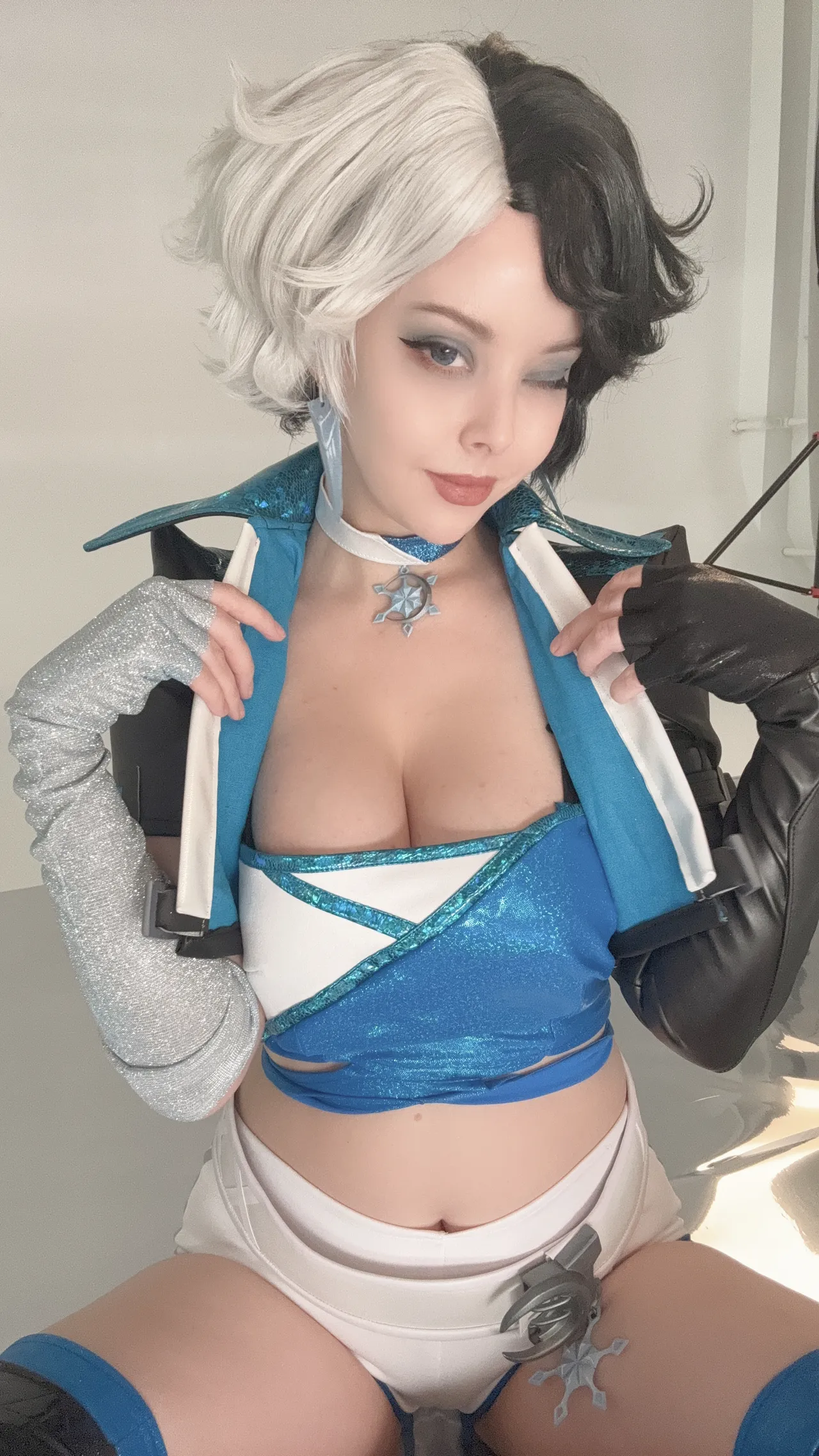Helly Valentine - Luna Snow selfie Helly Valentine - Luna Snow selfie