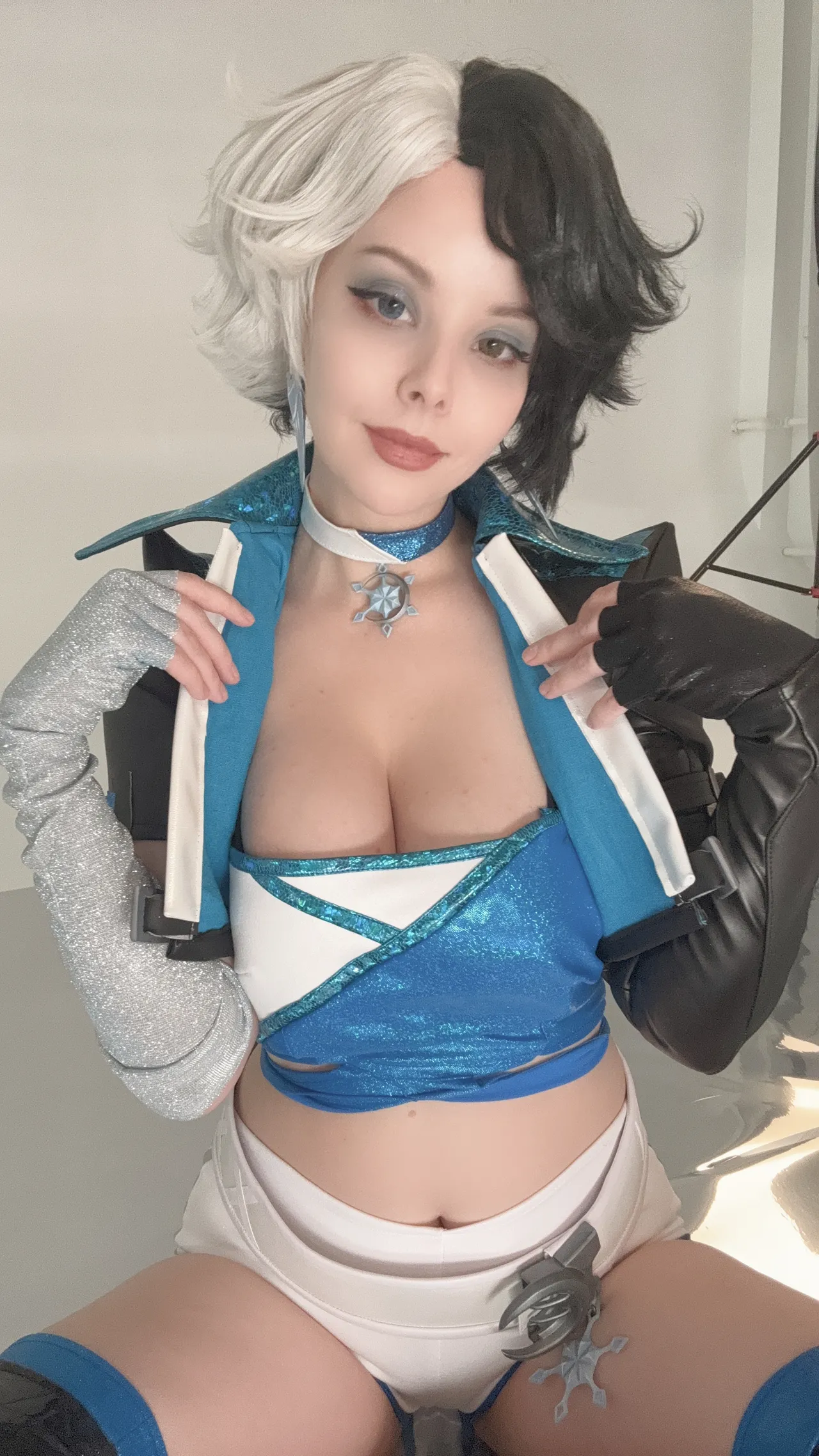 Helly Valentine - Luna Snow selfie Helly Valentine - Luna Snow selfie