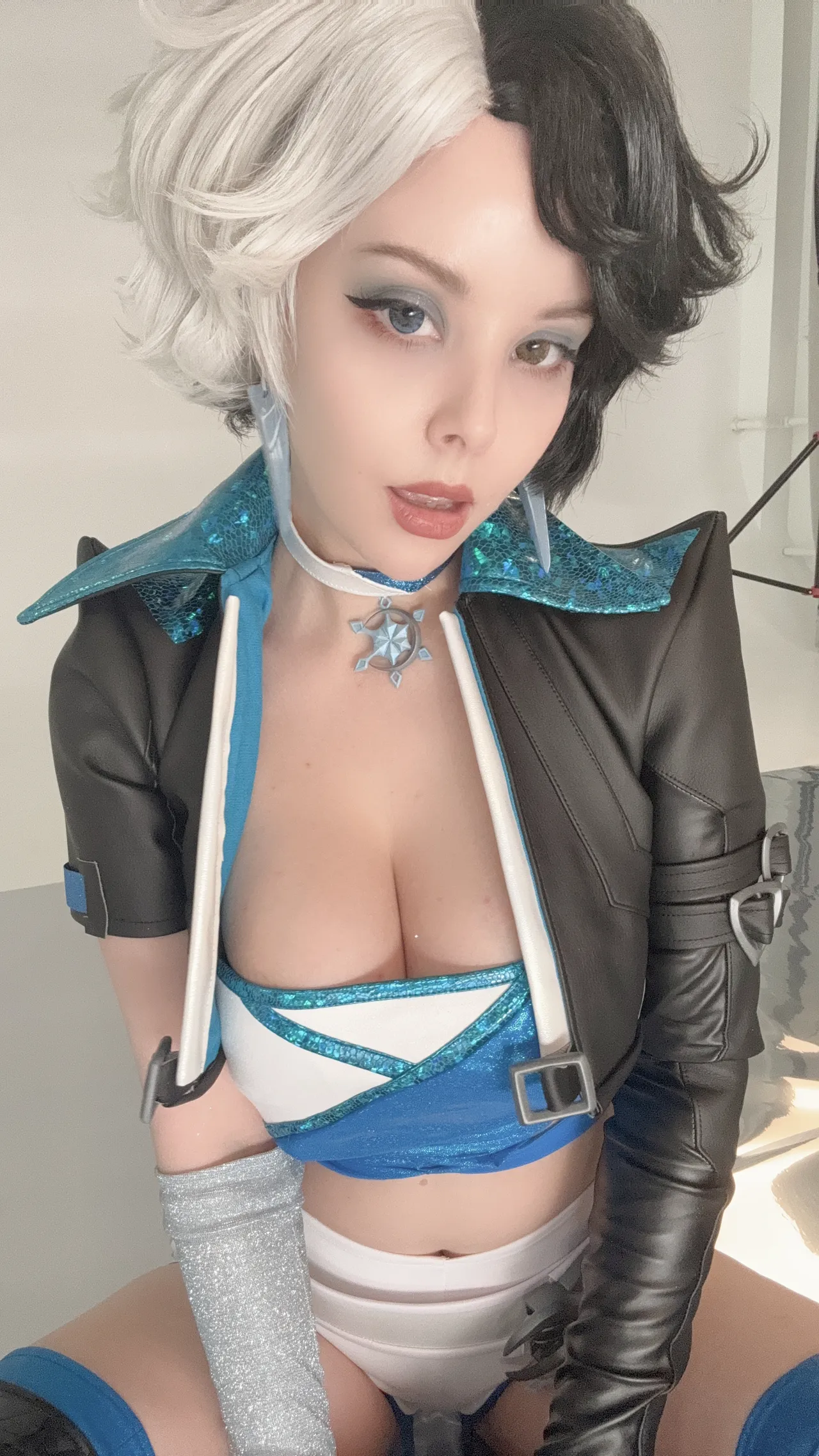 Helly Valentine - Luna Snow selfie Helly Valentine - Luna Snow selfie