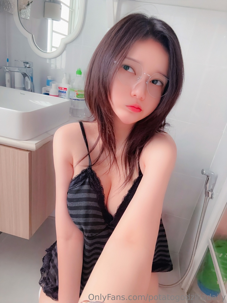 Potato Godzilla – OnlyFans Nude Jun 1-30, 2025 Potato Godzilla – OnlyFans Nude Jun 1-30, 2025