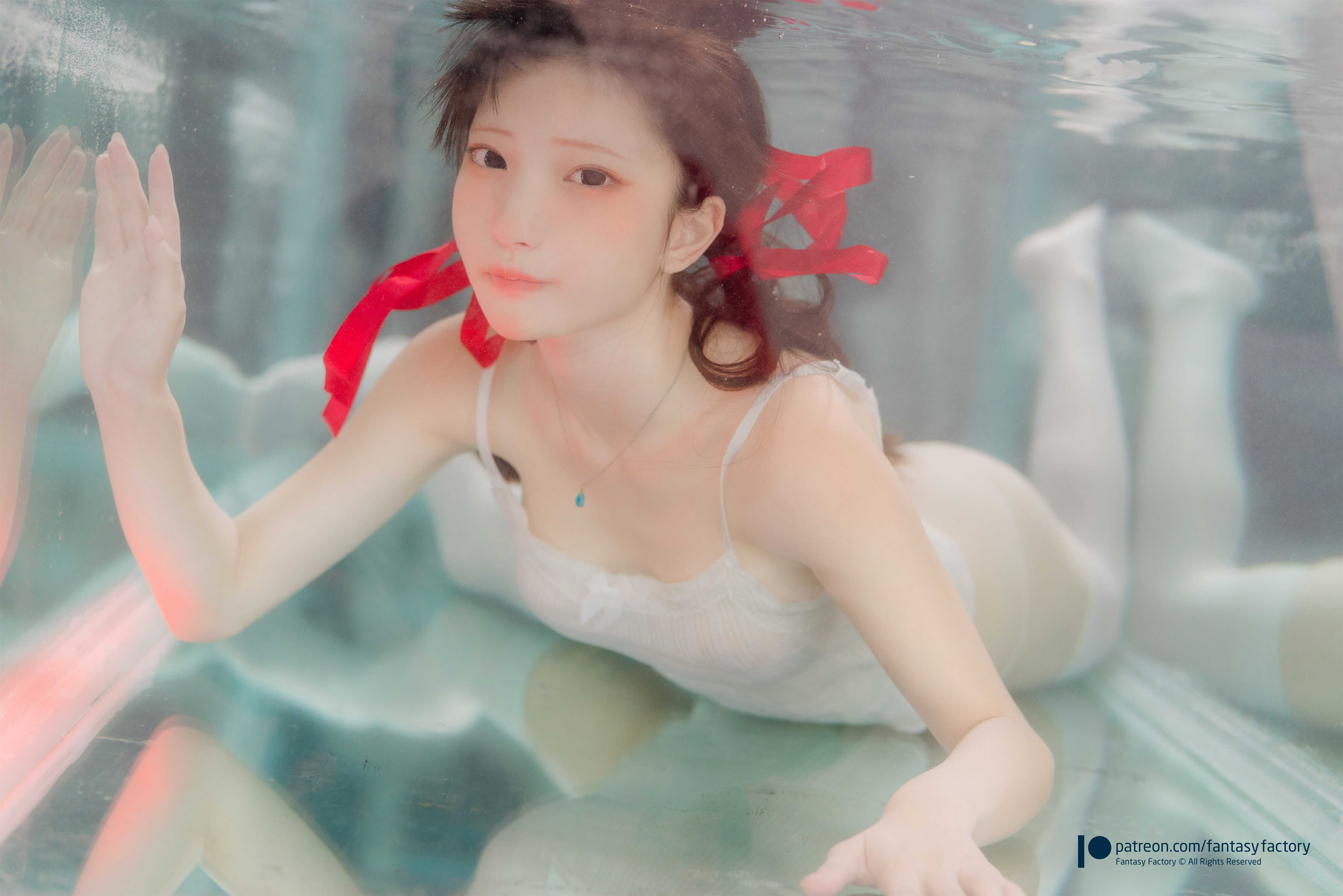Komachi Red ribbon in water Komachi Red ribbon in water