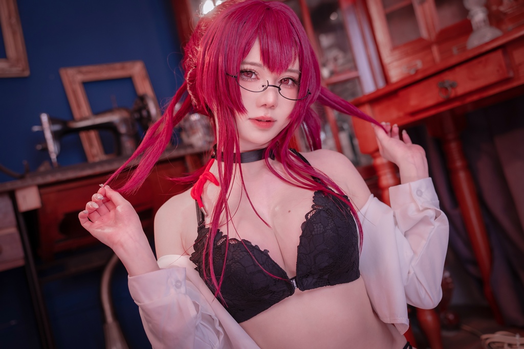 Sally Dorasnow – Kafka Office Lady (Honkai: Star Rail) Sally Dorasnow – Kafka Office Lady (Honkai: Star Rail)