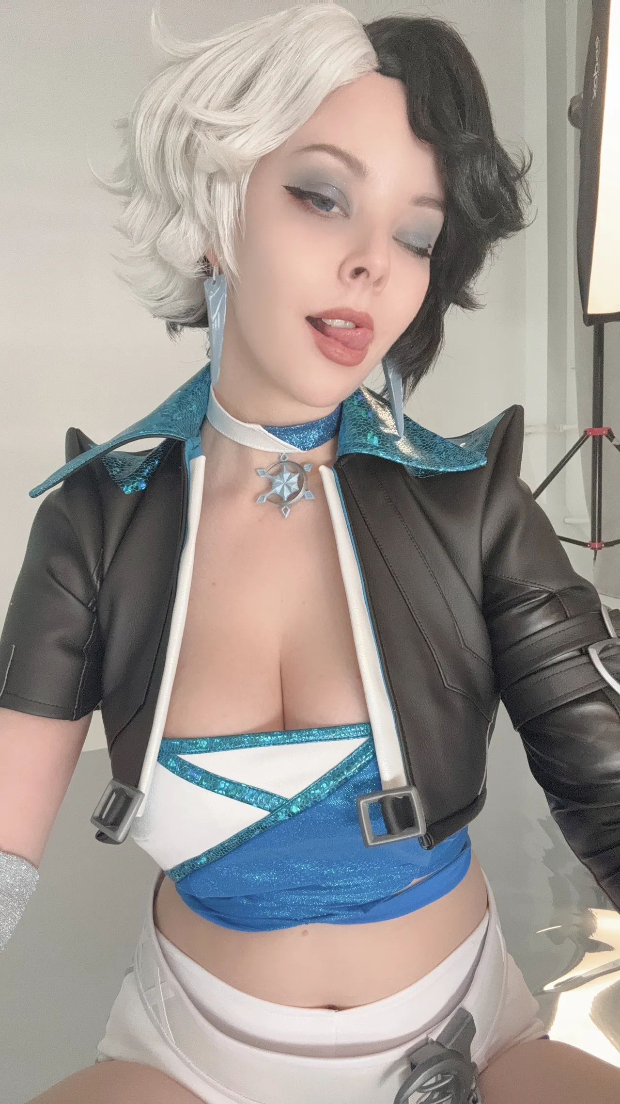 Helly Valentine - Luna Snow selfie Helly Valentine - Luna Snow selfie