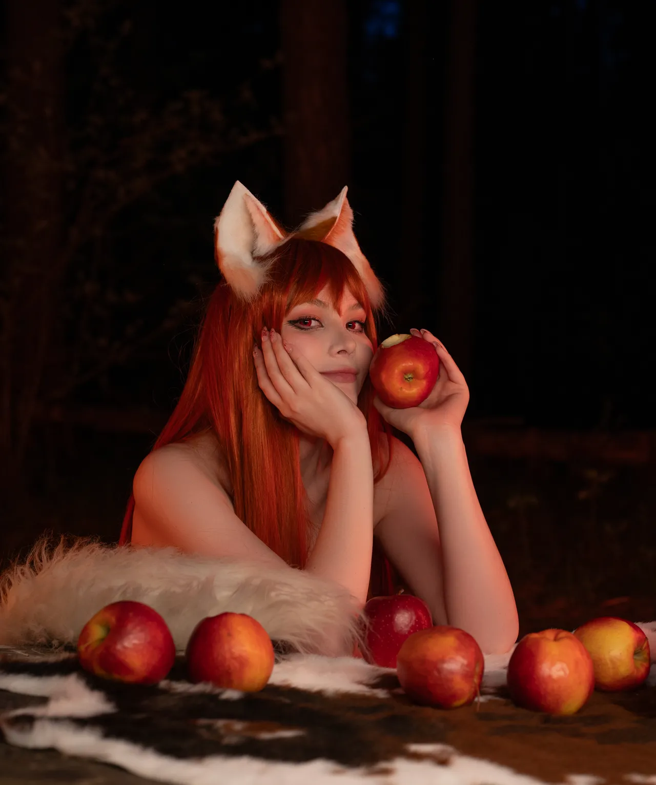 Tsuki Desu- Holo at night Tsuki Desu- Holo at night