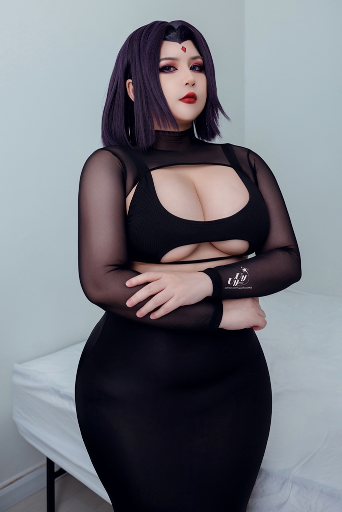 Uy Uy – Goth Raven Uy Uy – Goth Raven