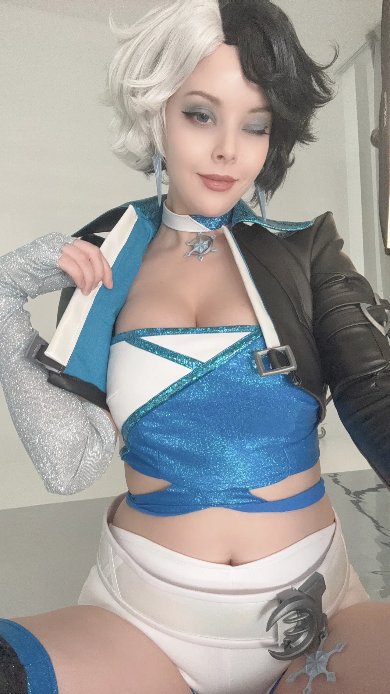 Helly Valentine - Luna Snow selfie Helly Valentine - Luna Snow selfie