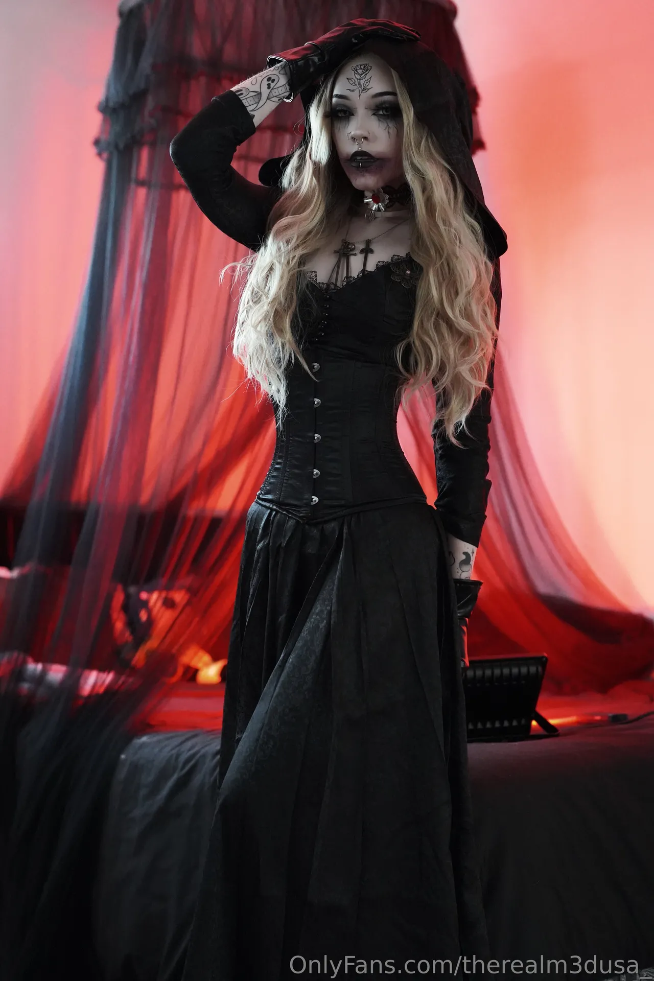 Medusa Black - Bella Dimitrescu Medusa Black - Bella Dimitrescu