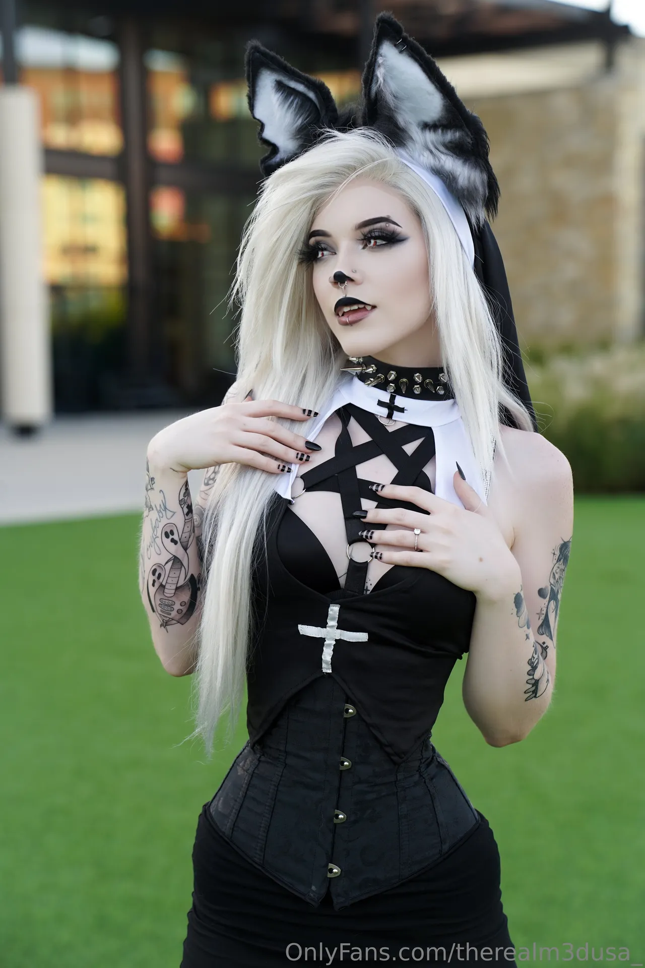 Medusa Black - Loona 4 Medusa Black - Loona 4