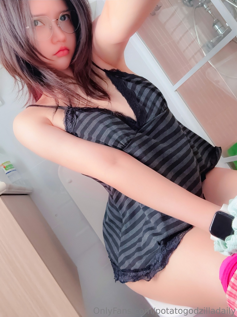 Potato Godzilla – OnlyFans Nude Jun 1-30, 2025 Potato Godzilla – OnlyFans Nude Jun 1-30, 2025