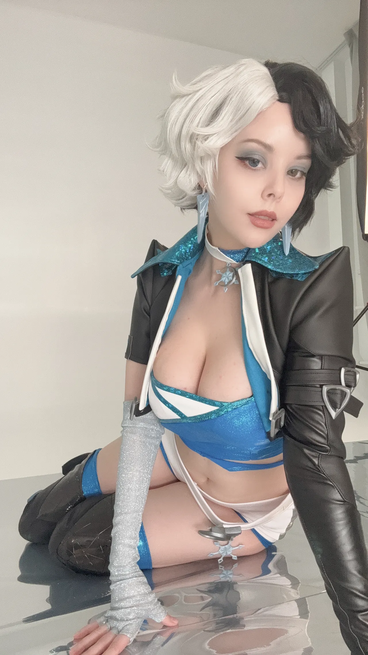 Helly Valentine - Luna Snow selfie Helly Valentine - Luna Snow selfie