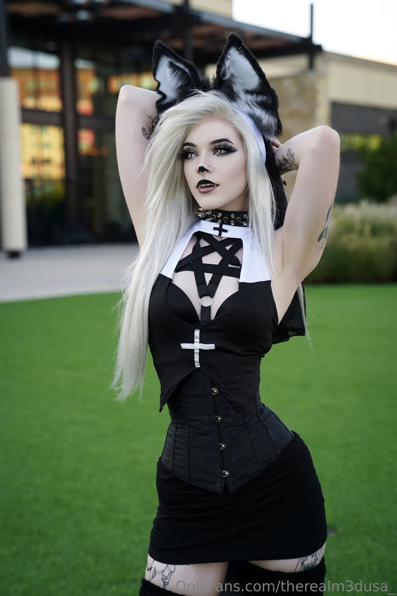 Medusa Black - Loona 4 Medusa Black - Loona 4