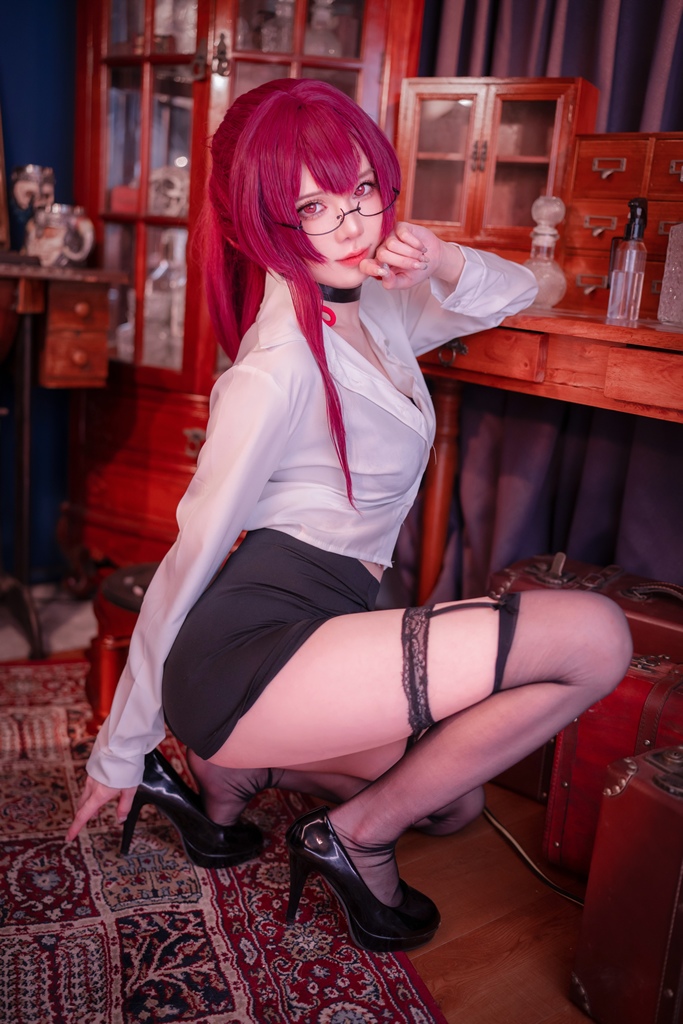Sally Dorasnow – Kafka Office Lady (Honkai: Star Rail) Sally Dorasnow – Kafka Office Lady (Honkai: Star Rail)