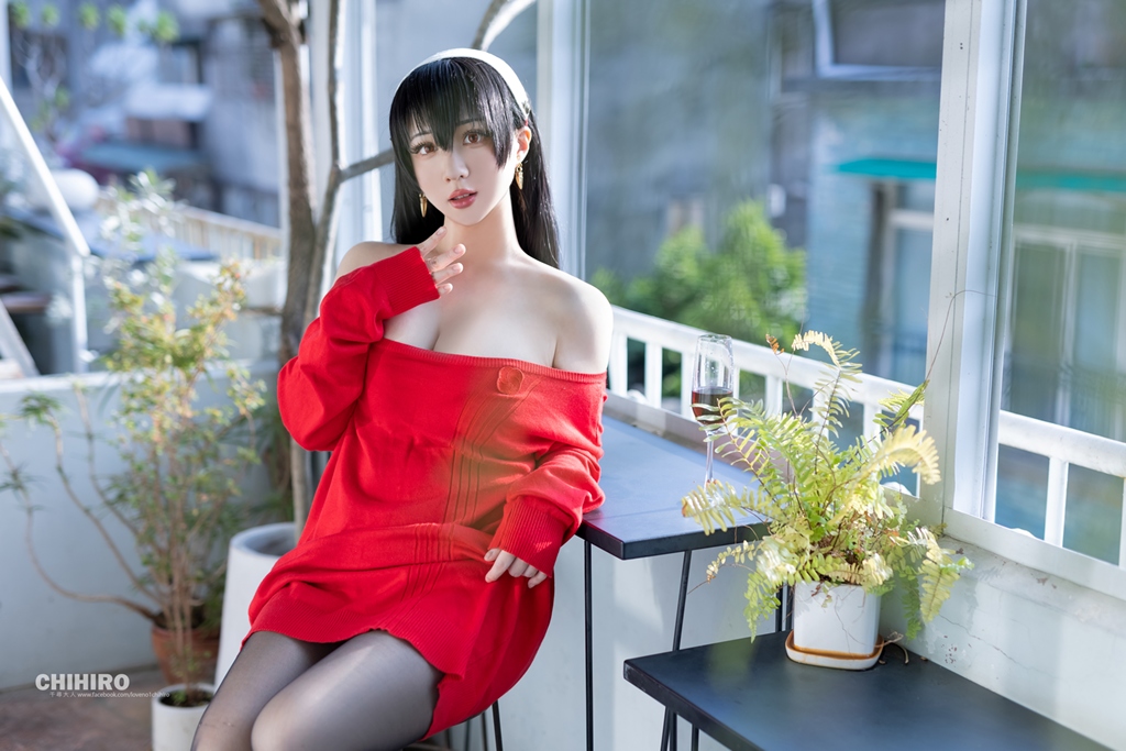 Chihiro Chang – Yor Forger Red Sweater Chihiro Chang – Yor Forger Red Sweater