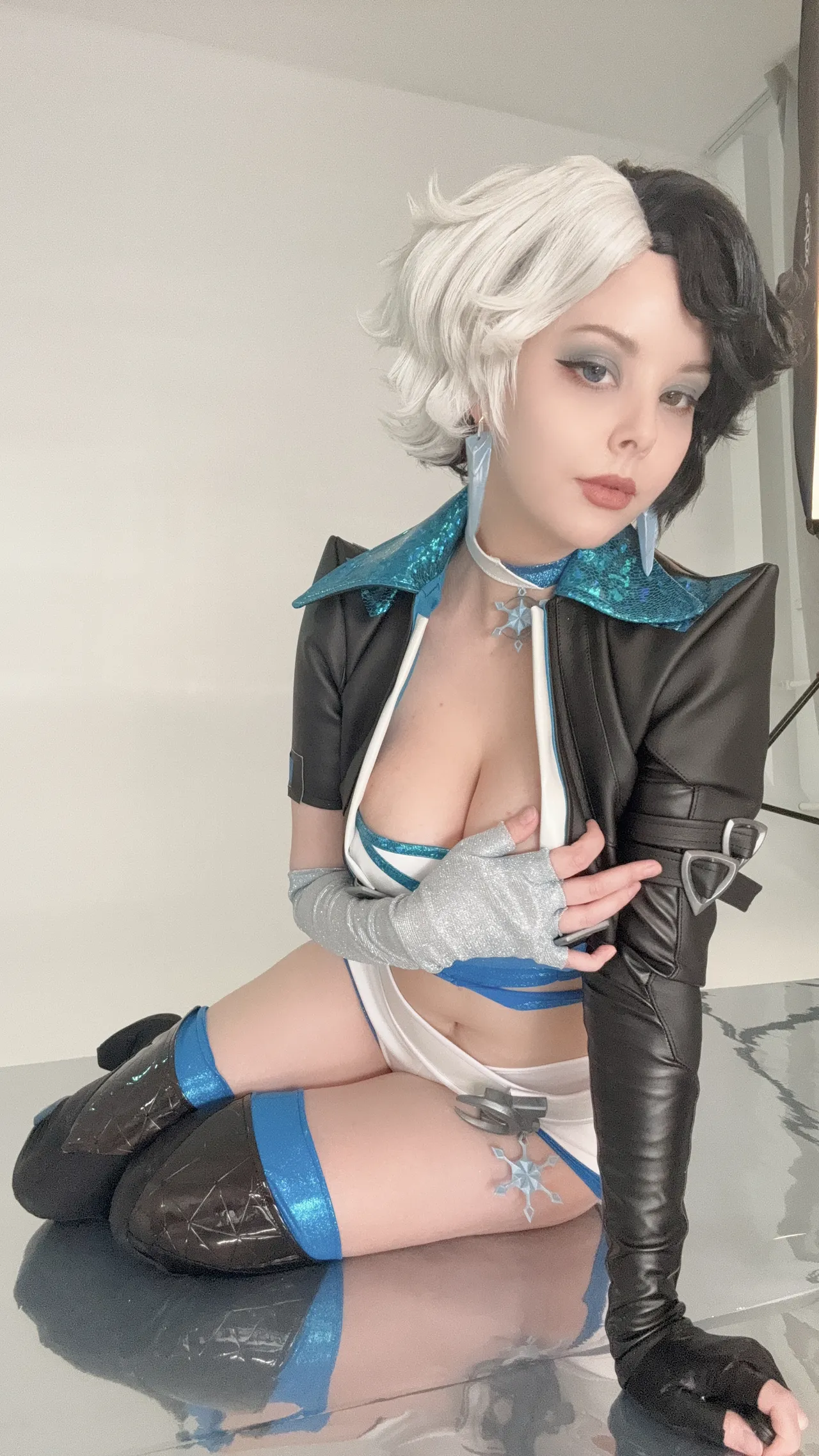 Helly Valentine - Luna Snow selfie Helly Valentine - Luna Snow selfie