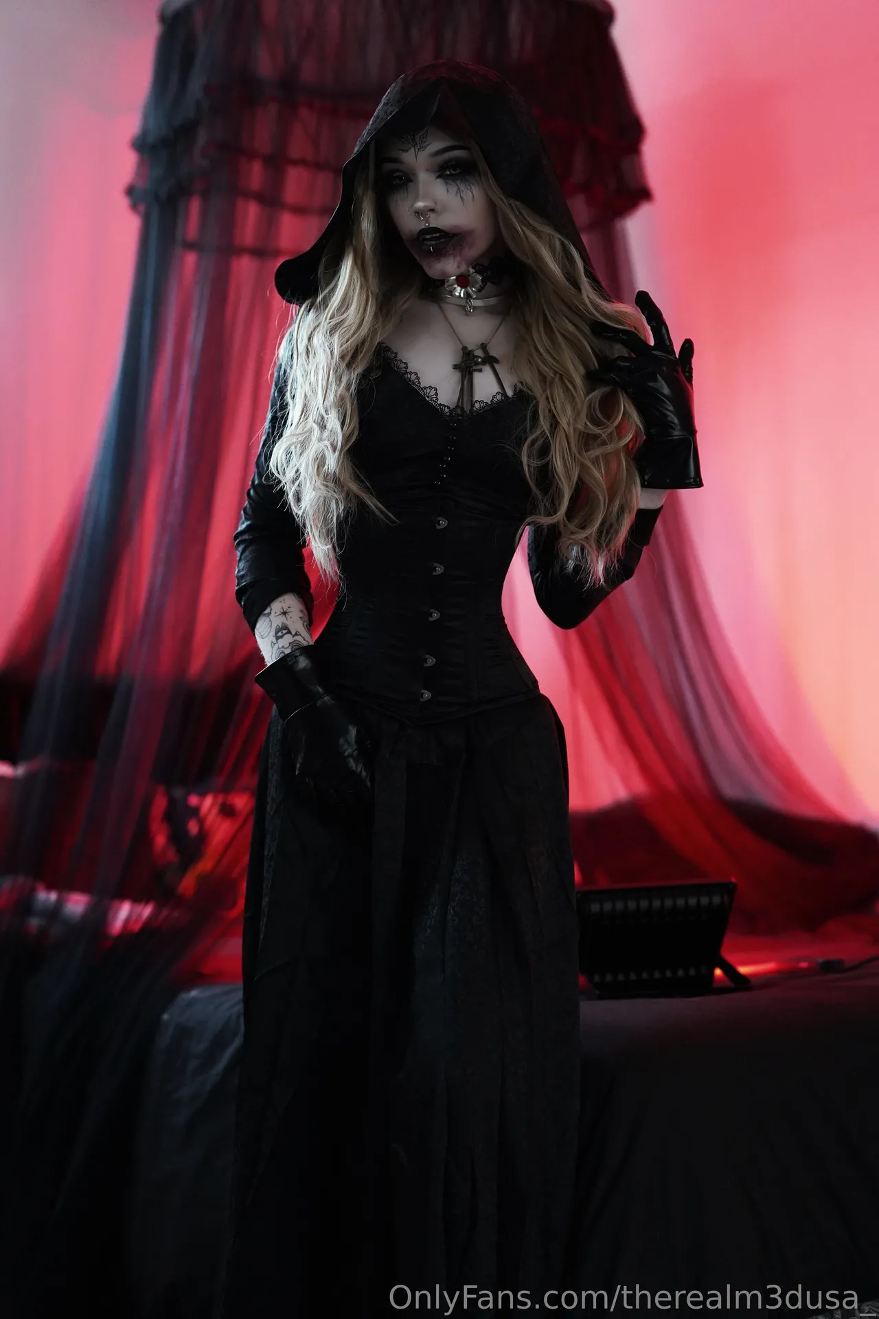 Medusa Black - Bella Dimitrescu Medusa Black - Bella Dimitrescu