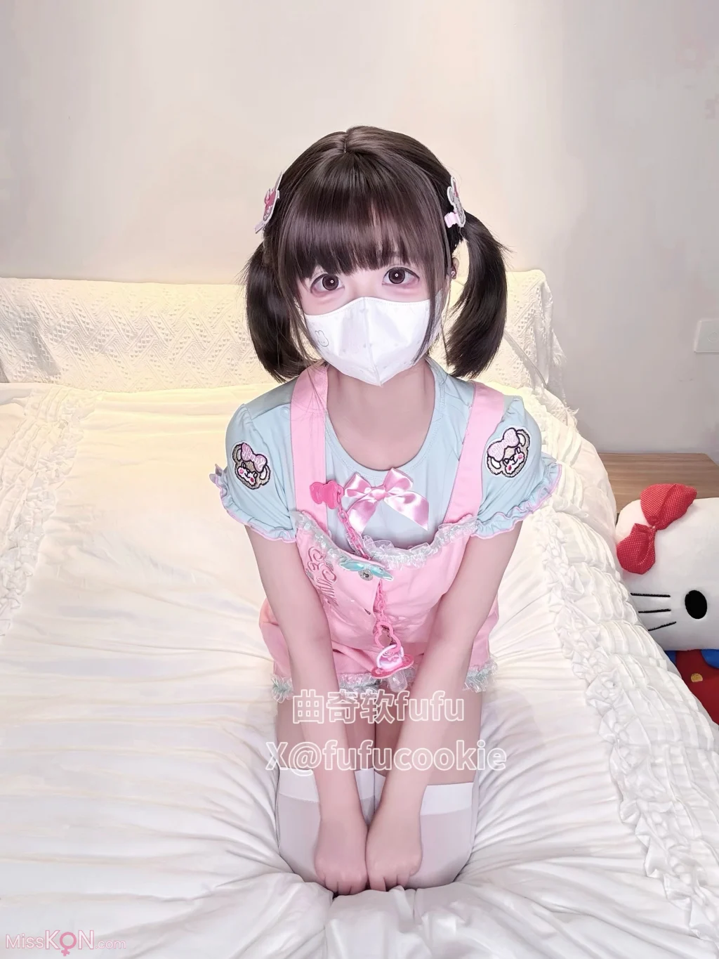 Coser@曲奇软fufu: 女儿服 (32 photos + 3 videos) Coser@曲奇软fufu: 女儿服 (32 photos + 3 videos)