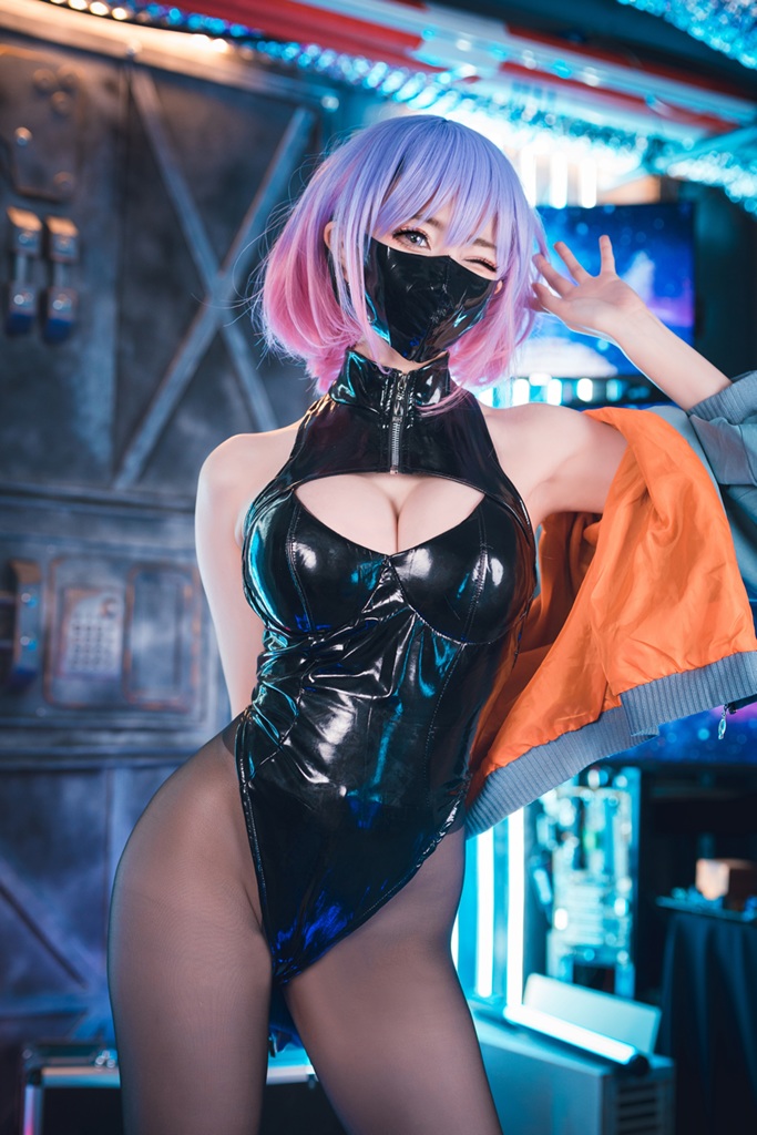 Sally Dorasnow – Mask Girl Luna Sally Dorasnow – Mask Girl Luna