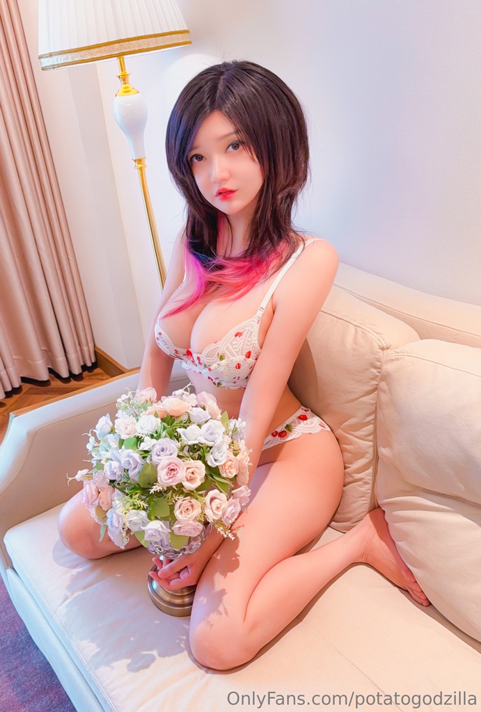 Potato Godzilla – Cherry Lingerie (OnlyFans Nude Apr 2025) Potato Godzilla – Cherry Lingerie (OnlyFans Nude Apr 2025)