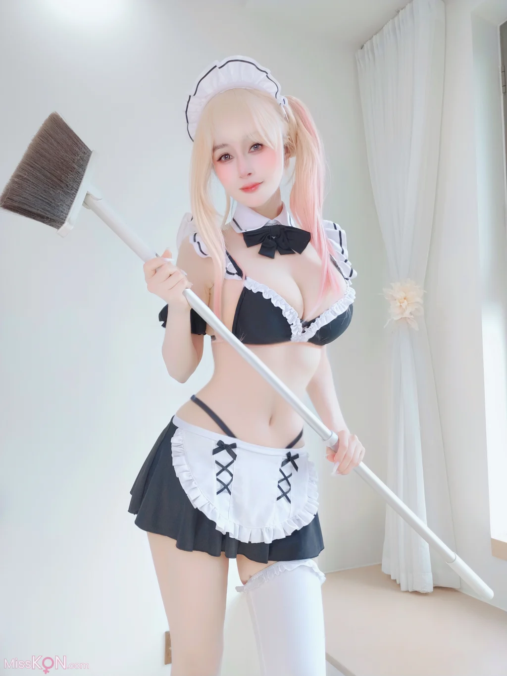 Coser@ Silver 81: December 2025 Member Collection (15 sets) (144 photos + 1 video) Coser@ Silver 81: December 2025 Member Collection (15 sets) (144 photos + 1 video)