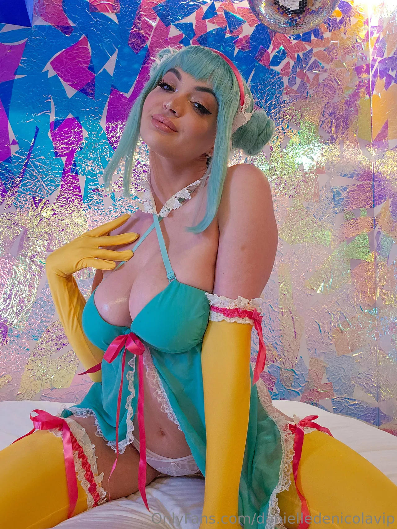 Danielle DeNicola - Miku bikini Danielle DeNicola - Miku bikini