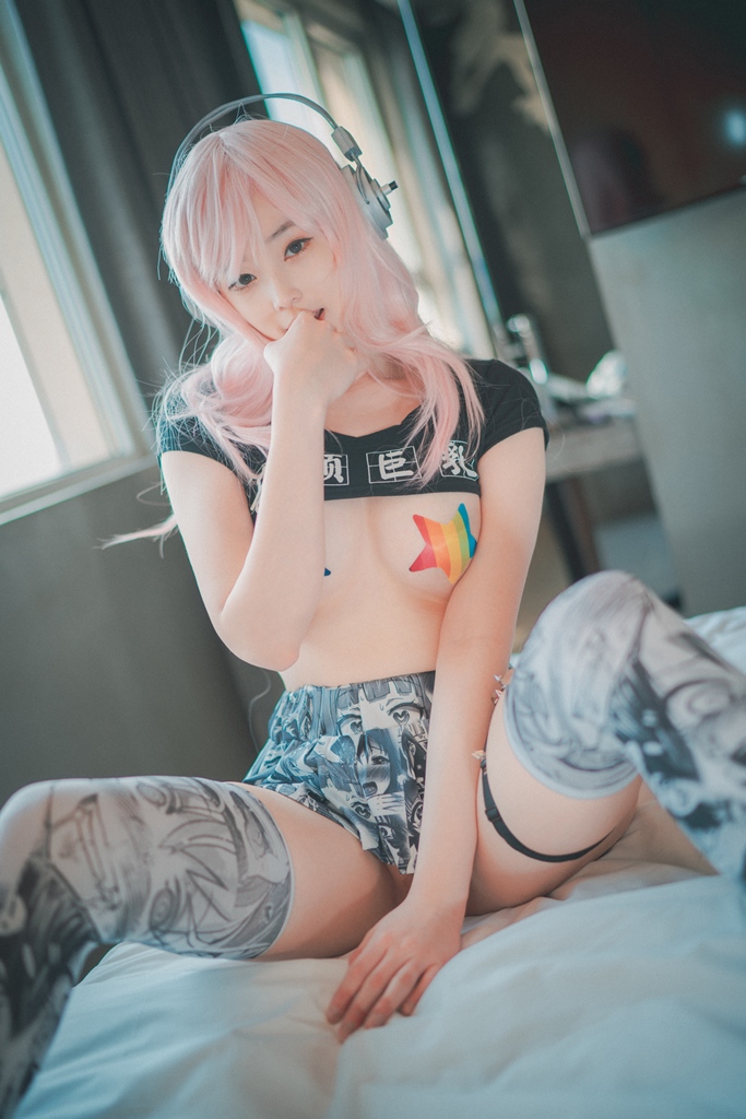 Bambi 밤비 – Sonic Micro-top Bambi 밤비 – Sonic Micro-top