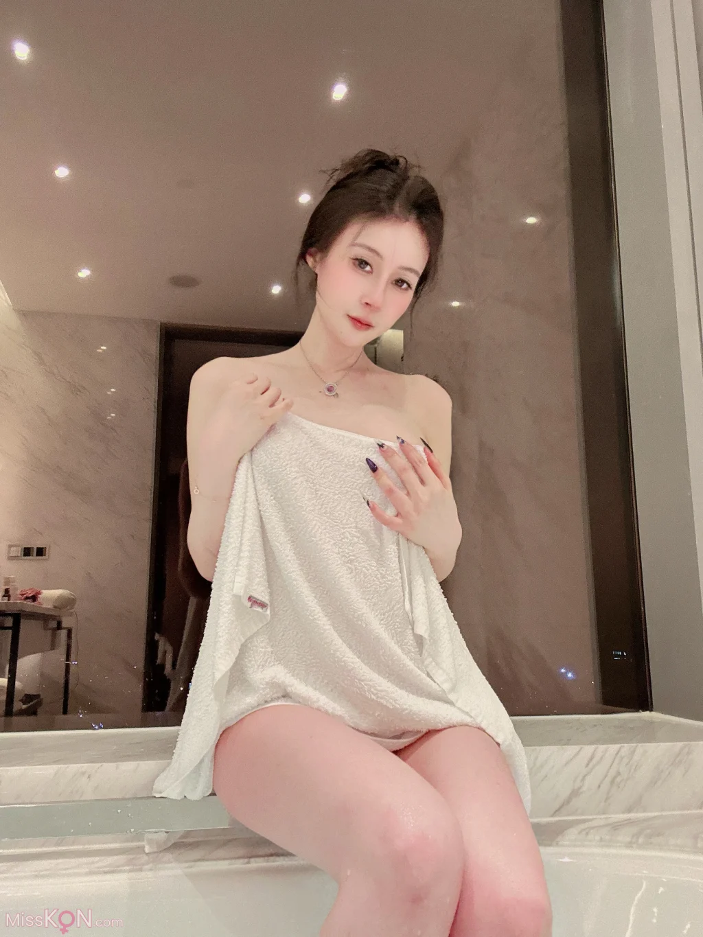 Coser@ Silver 81: December 2025 Member Collection (15 sets) (144 photos + 1 video) Coser@ Silver 81: December 2025 Member Collection (15 sets) (144 photos + 1 video)