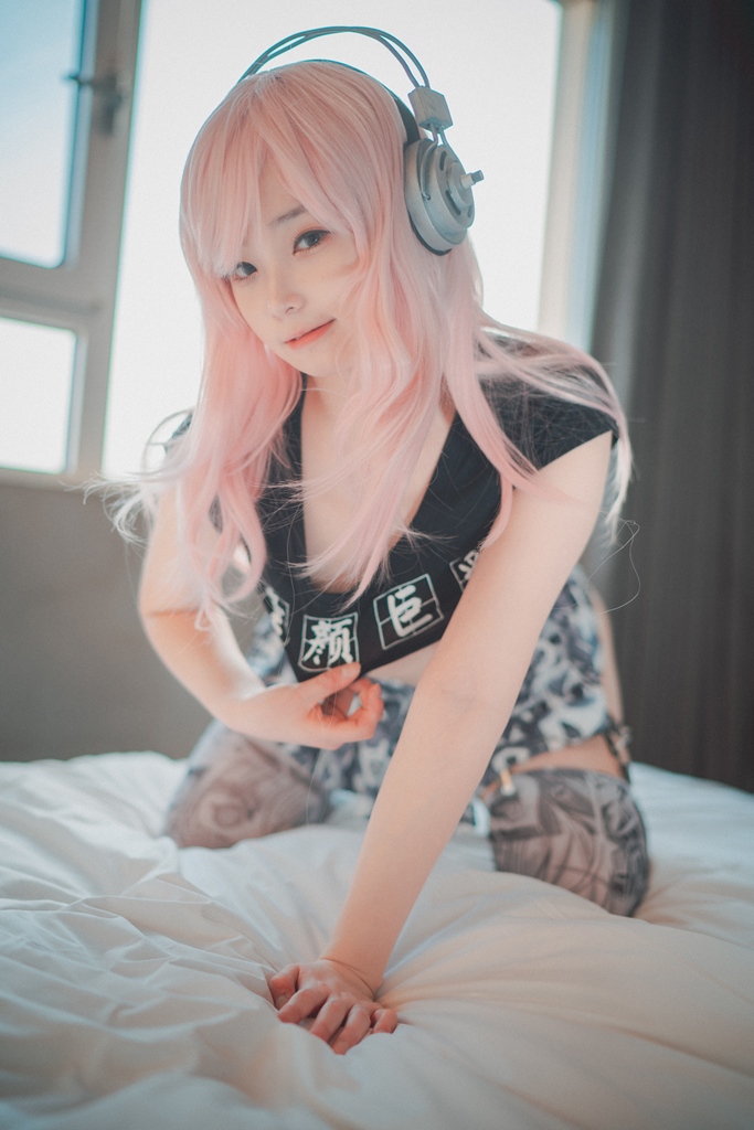 Bambi 밤비 – Sonic Micro-top Bambi 밤비 – Sonic Micro-top