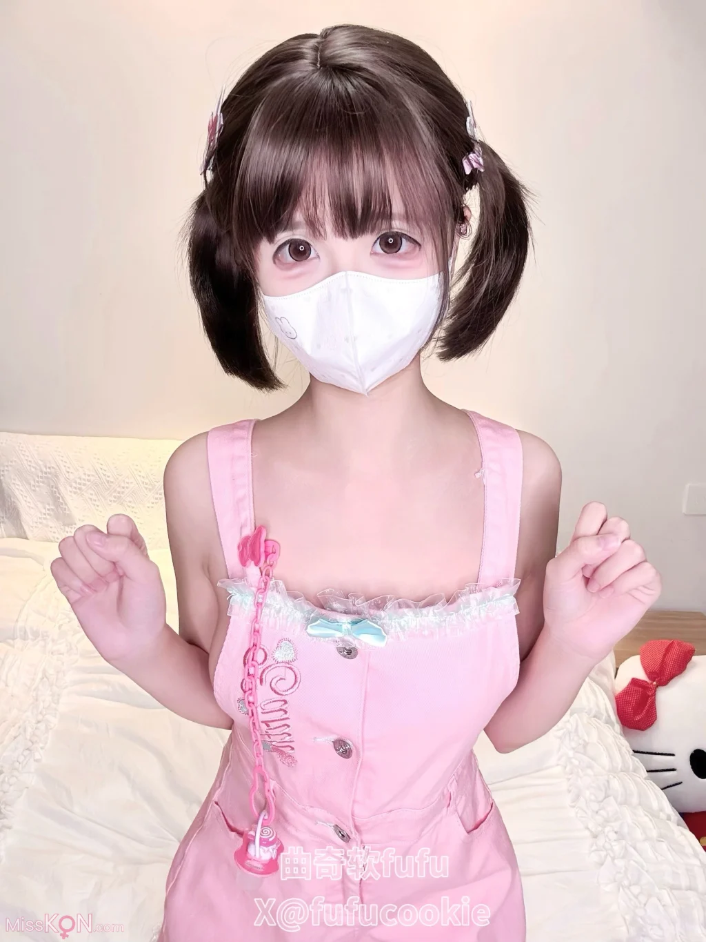 Coser@曲奇软fufu: 女儿服 (32 photos + 3 videos) Coser@曲奇软fufu: 女儿服 (32 photos + 3 videos)