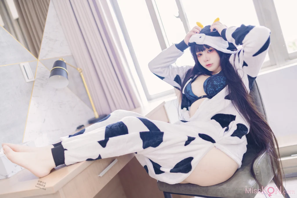 Coser@落落Raku: 8K 奶牛Milky (56 photos + 1 video) Coser@落落Raku: 8K 奶牛Milky (56 photos + 1 video)