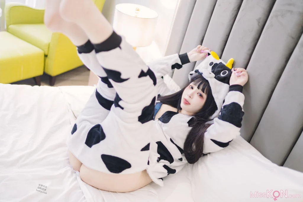 Coser@落落Raku: 8K 奶牛Milky (56 photos + 1 video) Coser@落落Raku: 8K 奶牛Milky (56 photos + 1 video)