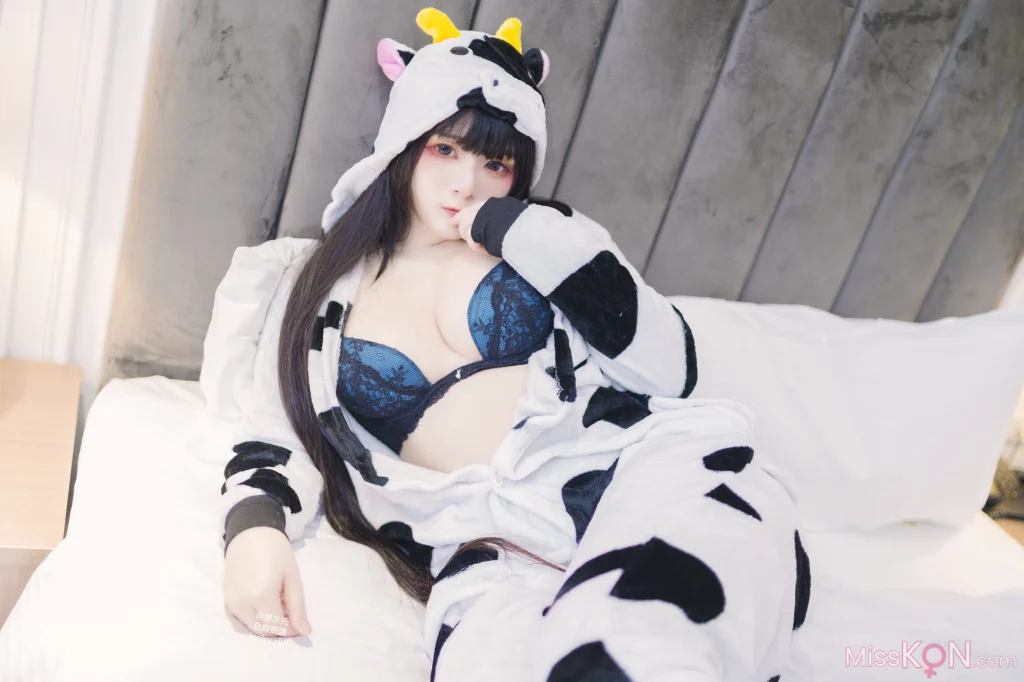 Coser@落落Raku: 8K 奶牛Milky (56 photos + 1 video) Coser@落落Raku: 8K 奶牛Milky (56 photos + 1 video)