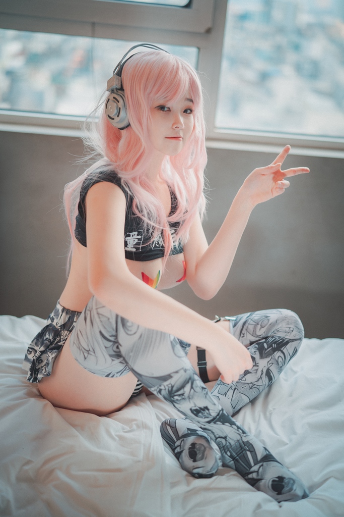 Bambi 밤비 – Sonic Micro-top Bambi 밤비 – Sonic Micro-top