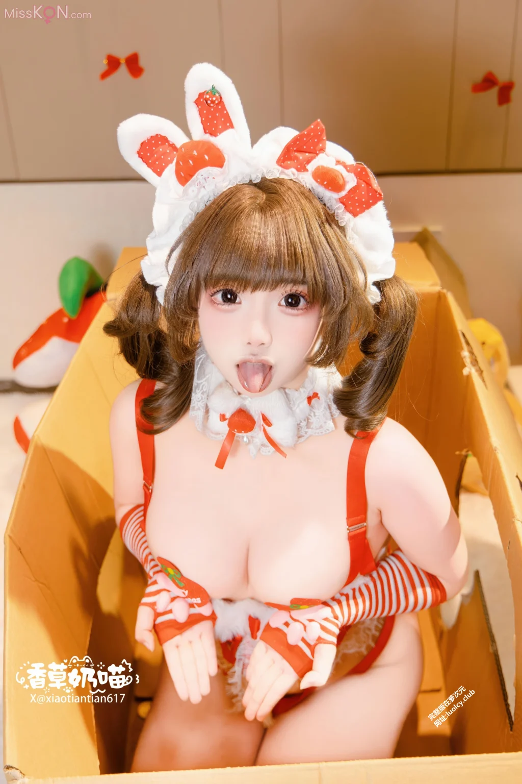 Coser@香草奶喵: 圣诞礼物 (135 photos + 25 videos) Coser@香草奶喵: 圣诞礼物 (135 photos + 25 videos)