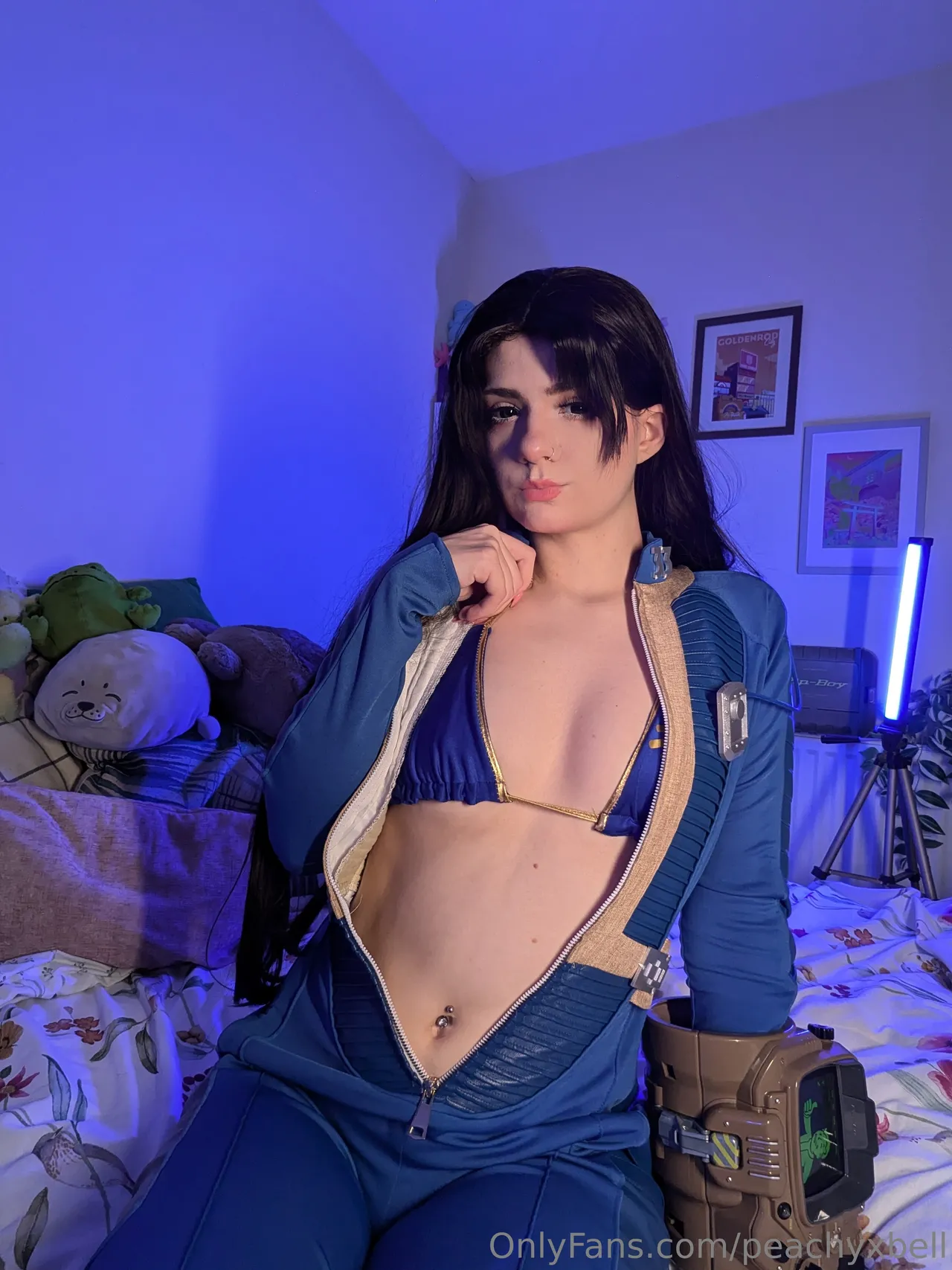 Peachy Bell - Vault dweller Peachy Bell - Vault dweller