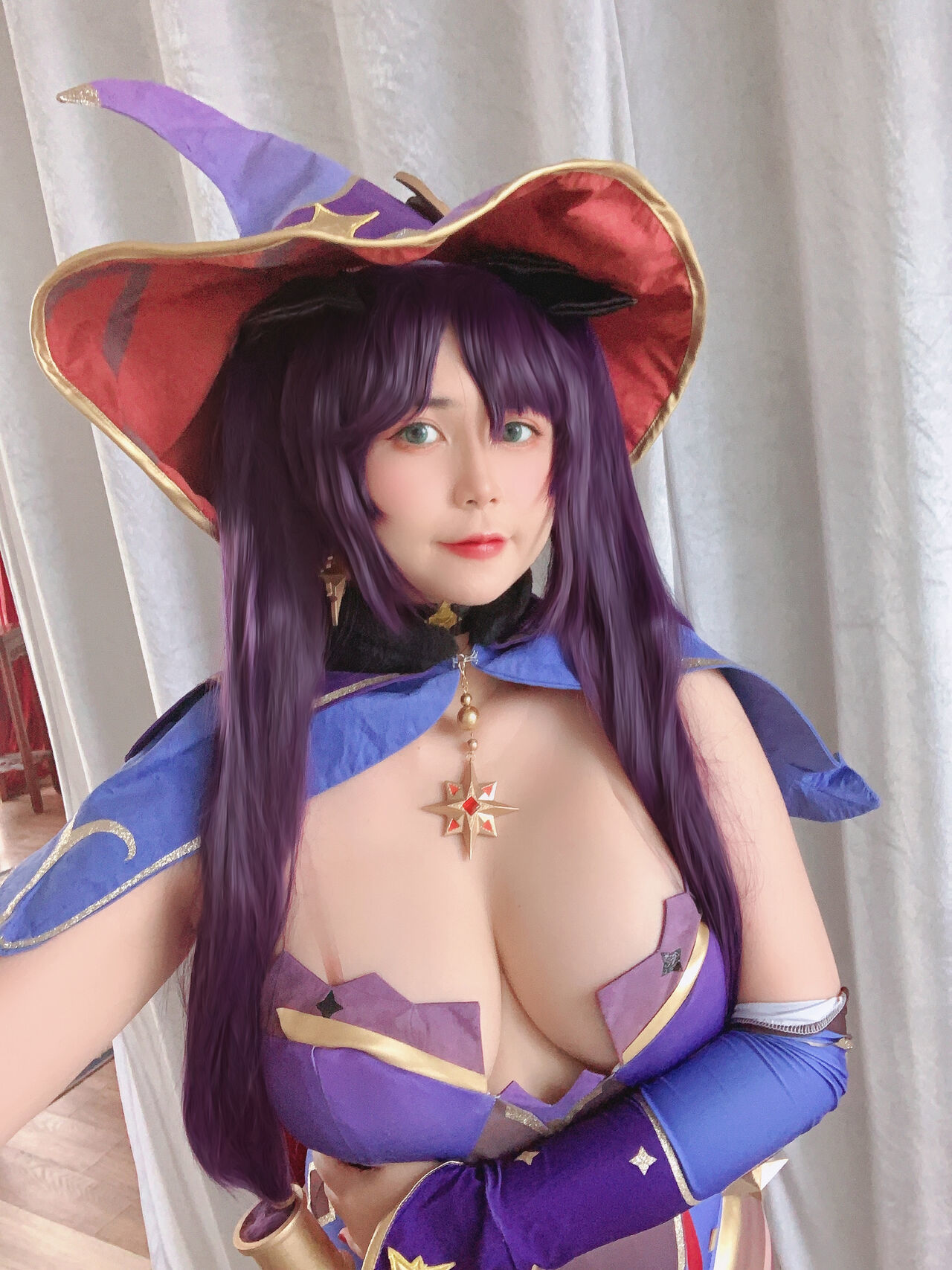 UyUy - Mona 1 UyUy - Mona 1