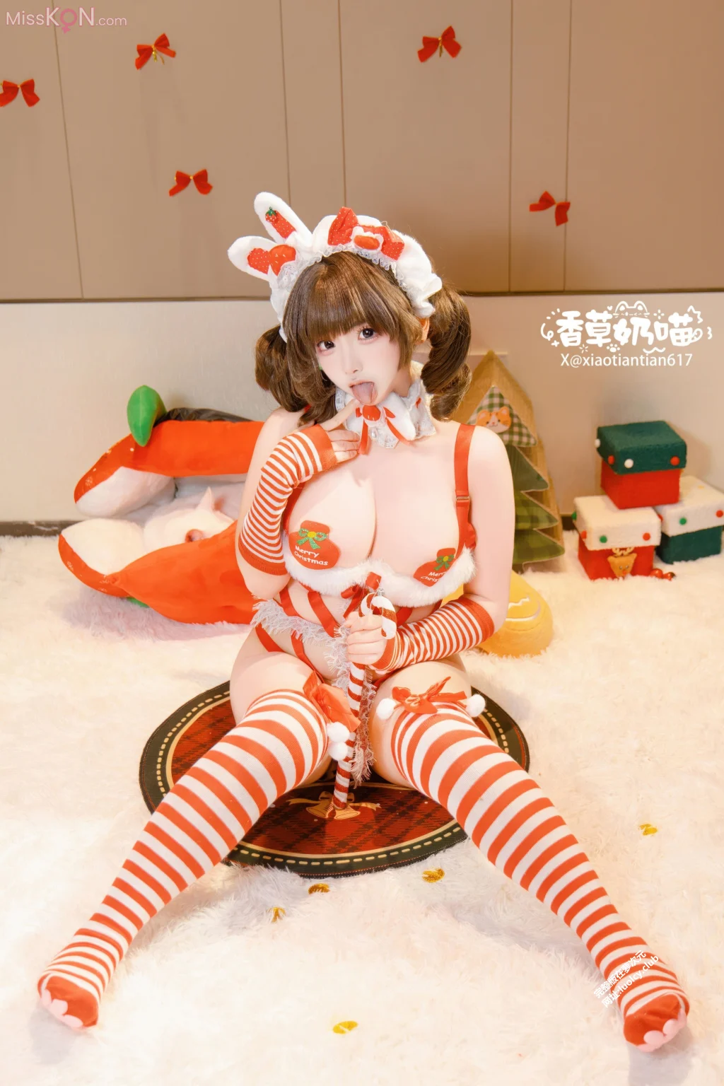 Coser@香草奶喵: 圣诞礼物 (135 photos + 25 videos) Coser@香草奶喵: 圣诞礼物 (135 photos + 25 videos)