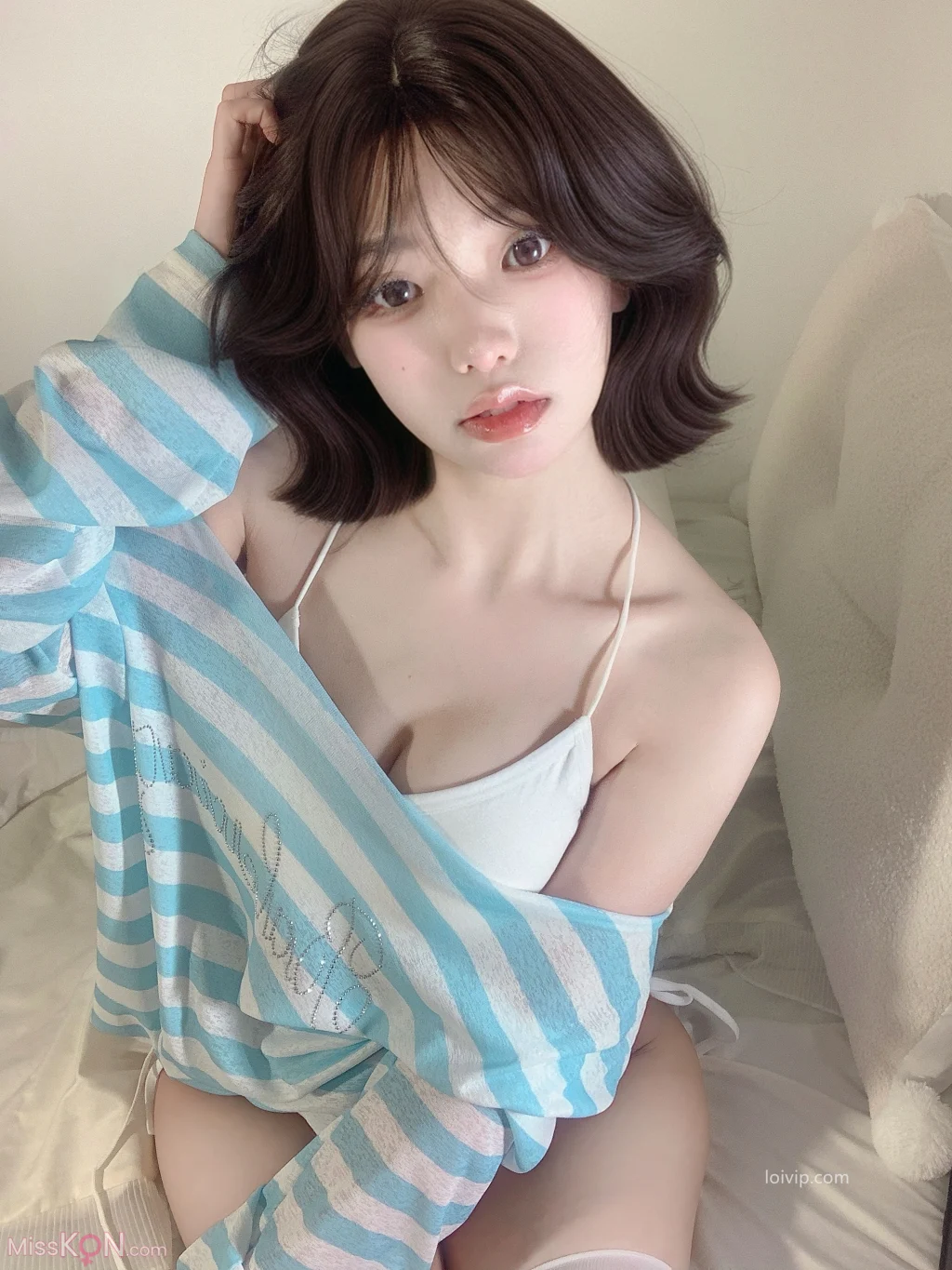 Coser@ Your True U: Stay-at-Home Girlfriend (99 photos + 1 video) Coser@ Your True U: Stay-at-Home Girlfriend (99 photos + 1 video)