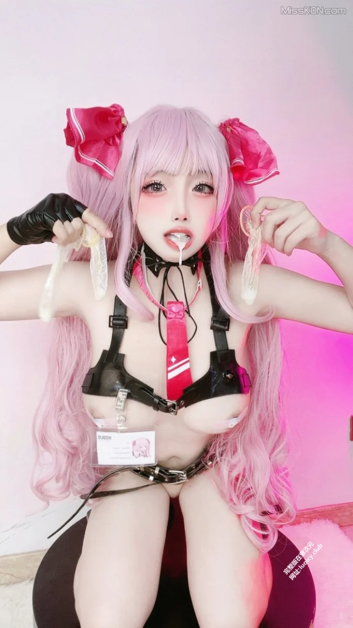 Coser@香草奶喵: 私拍合集 (280 photos + 417 videos) Coser@香草奶喵: 私拍合集 (280 photos + 417 videos)