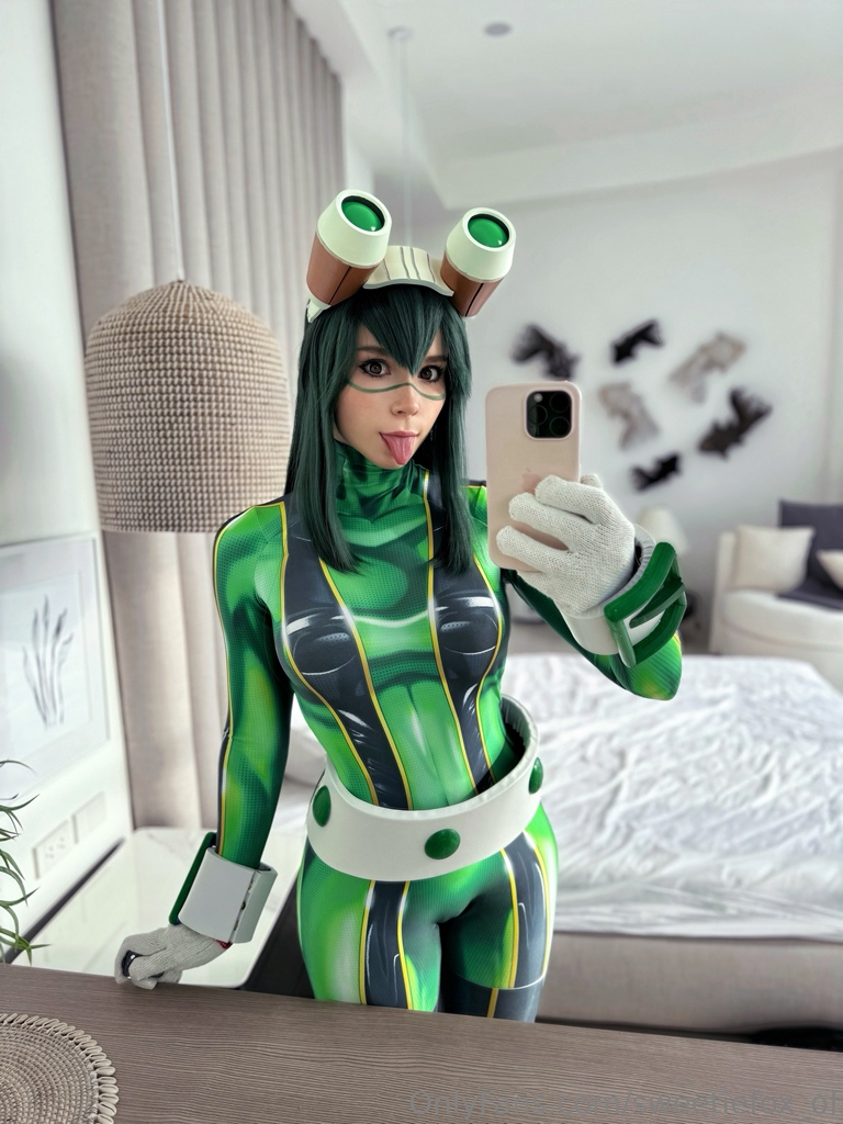 Sweetie Fox as Tsuyu Asui Sweetie Fox as Tsuyu Asui