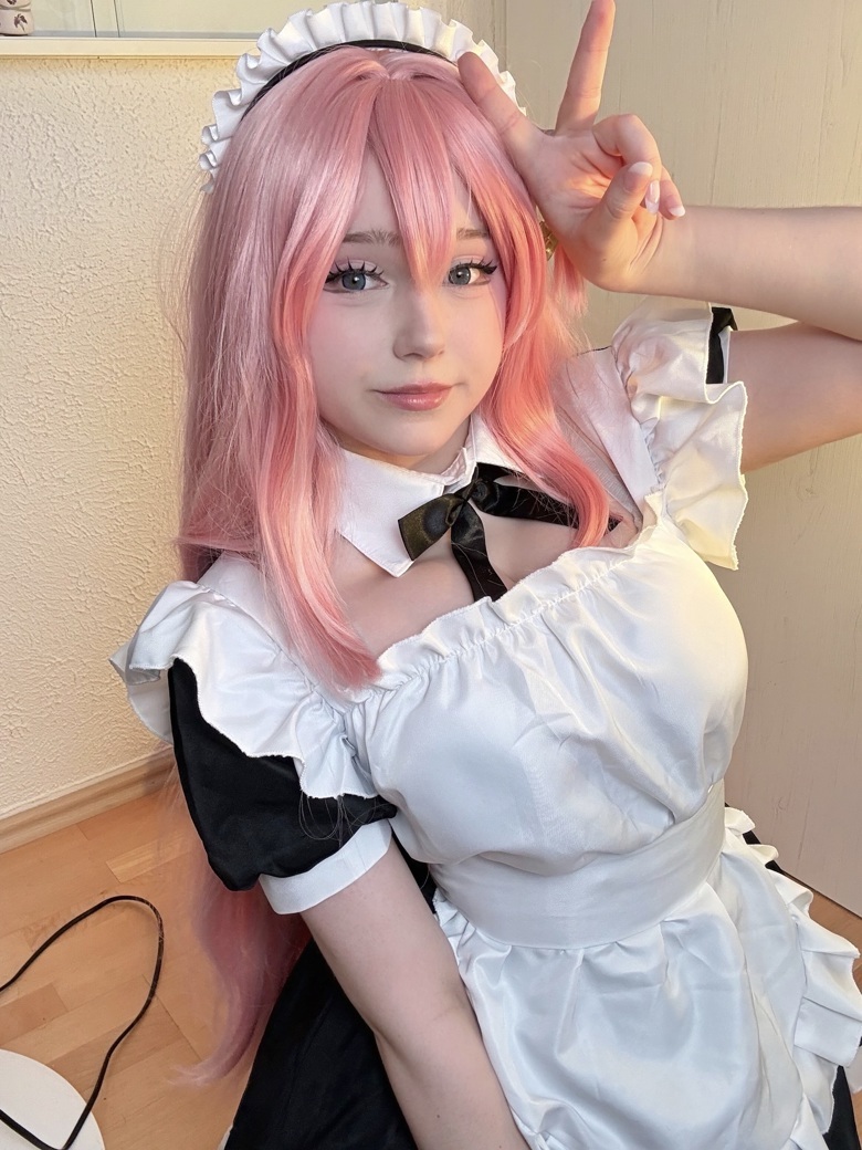 Upminaa - Bocchi maid Upminaa - Bocchi maid