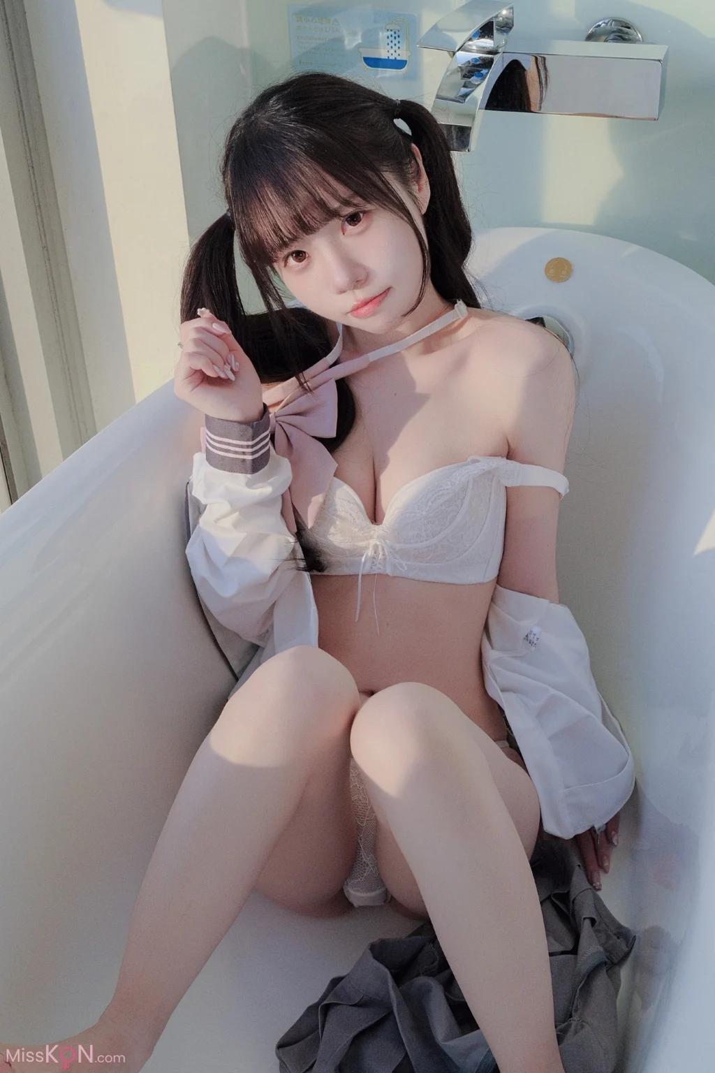 Coser@ Coco Little White Rabbit: Private Time After School (48 photos) Coser@ Coco Little White Rabbit: Private Time After School (48 photos)