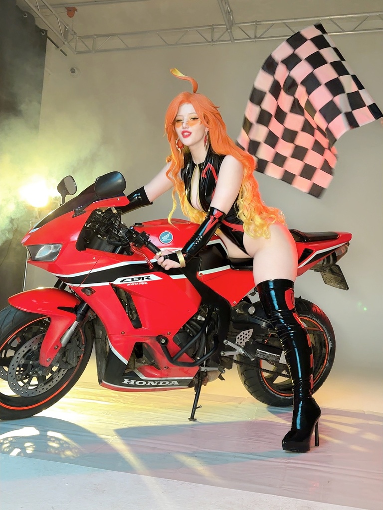 Lada Lyumos – Mavuika Race Queen 1 Lada Lyumos – Mavuika Race Queen 1