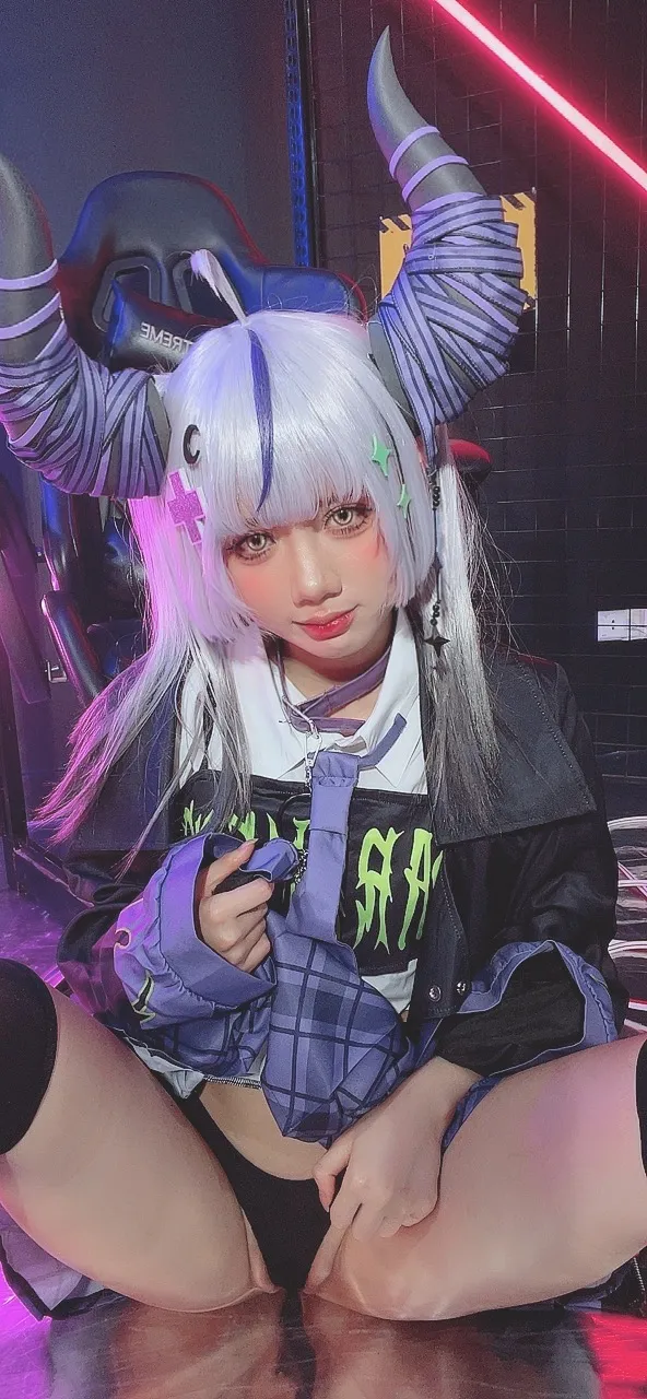Poppachan - Laplus in new outfit Poppachan - Laplus in new outfit