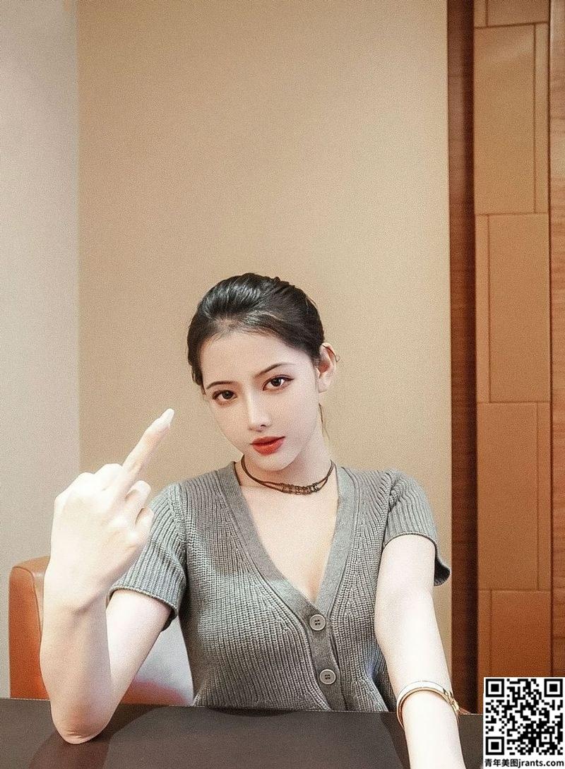 推特福利国内极品大长腿美模撸至深套图 推特福利国内极品大长腿美模撸至深套图